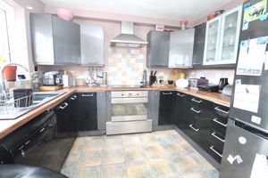 Kitchen- click for photo gallery